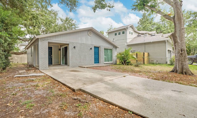 Ballast Point Casa | Coastal Retreat - Spacious & Cozy - Prime Setting