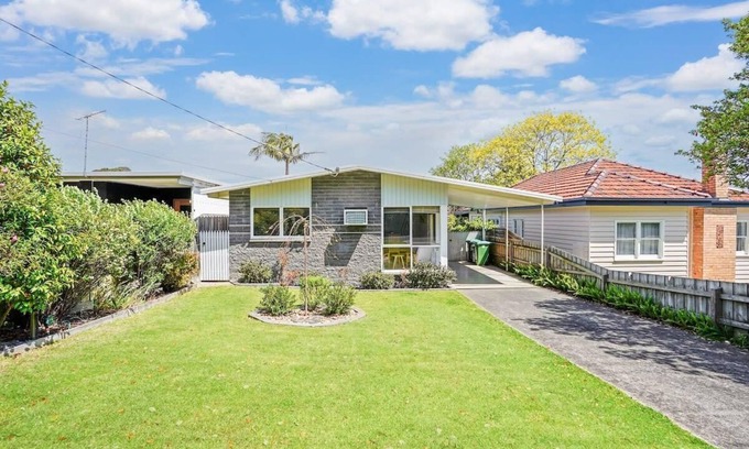Rosebud Casa | Coastal Rosebud Family Home - Steps from the Beach*
