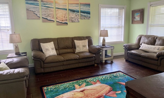 Eastpoint Casa | Coastal Simplicity- Located in Eastpoint just minutes to SGI & Apalachicola