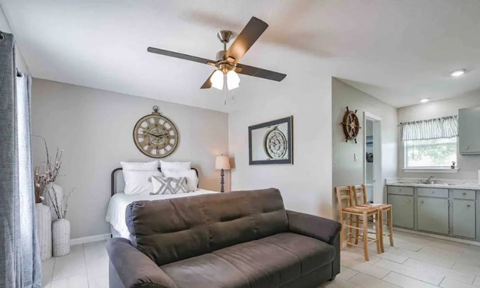 Oyster Creek Apartamento | Coastal Studio - Freeport, Tx