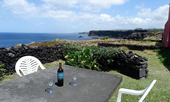 Ponta Delgada Casa | Coastal Trail Cottage