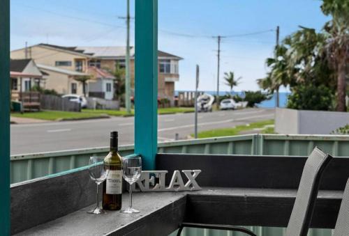 Shellharbour Casa | Coastal Vibes - Walk to beach, Marina, Cafes and Pubs