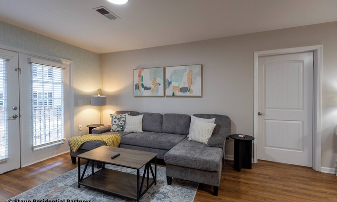 Wilmington Apartamento | Coastal Work & Stay Retreat. ILM- Near UNCW/Novant 2bed-2bath