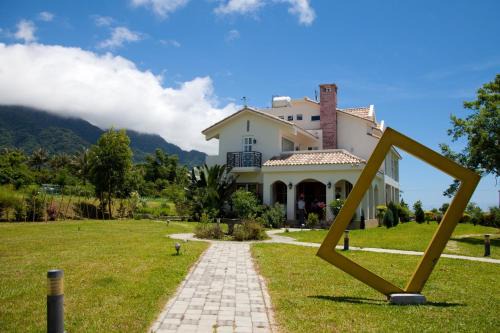 Donghe Casa | Coastline Azure B&B