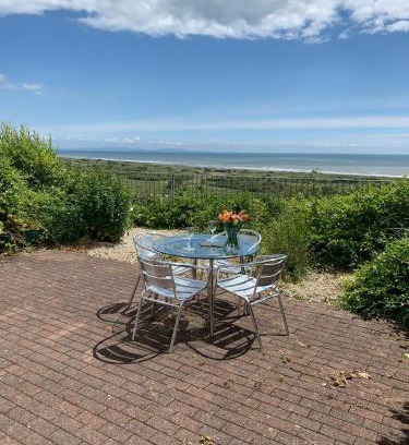 Pendine Casa | Coastview Cottage ,quiet beach holiday