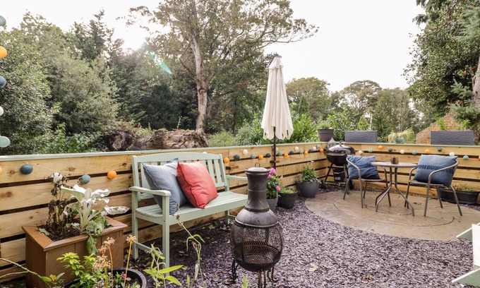 Northampton Cabaña | COBBLERS CABIN, pet friendly, with open fire in Northampton