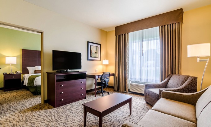 Erie Hotel | Cobblestone Hotel & Suites - Erie