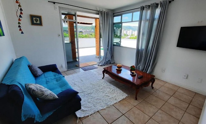 Florianopolis Apartamento | Cobertura com Ótima Vista e Localização em Floripa