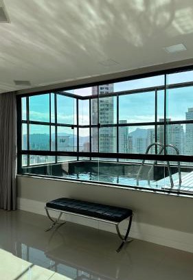 Barra Sul Apartamento | Cobertura Duplex com Piscina, Vista Mar e Hidro