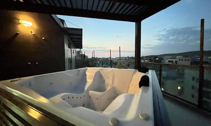 Cabo Frio Apartamento | Cobertura Luxo com Jacuzzi