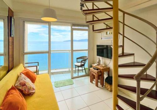 Conceicao de Jacarei Apartamento | Cobertura no Porto Real - Vista Mar, Jacuzzi e Churrasqueira