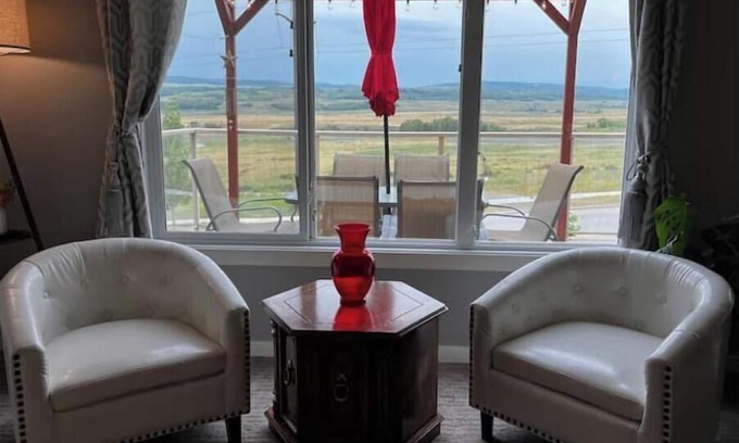 Calgary Casa | Cochrane's Hidden Gem