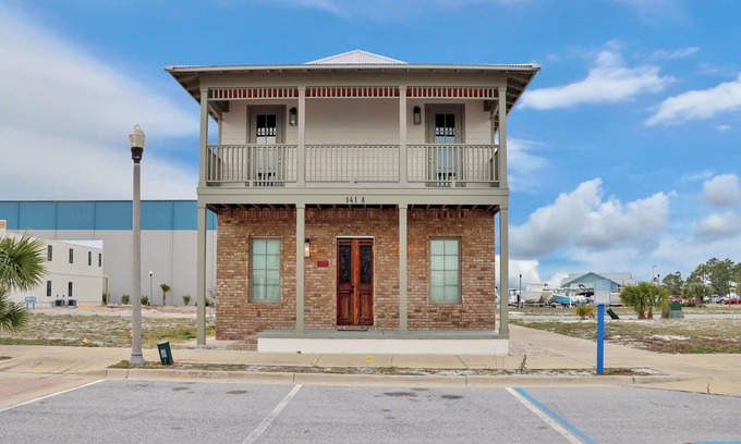 Port St. Joe Casa | *Cocktails* 6BR duplex next to Marina~ Heart of Port St Joe