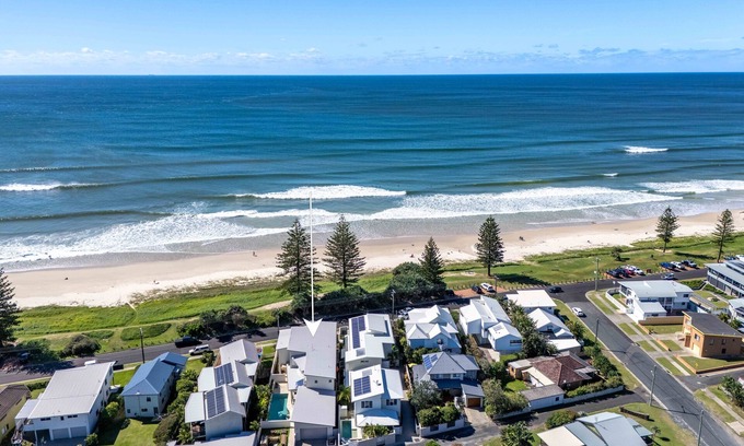 Lennox Head Villa | Coco de Mer Beach Villa 1