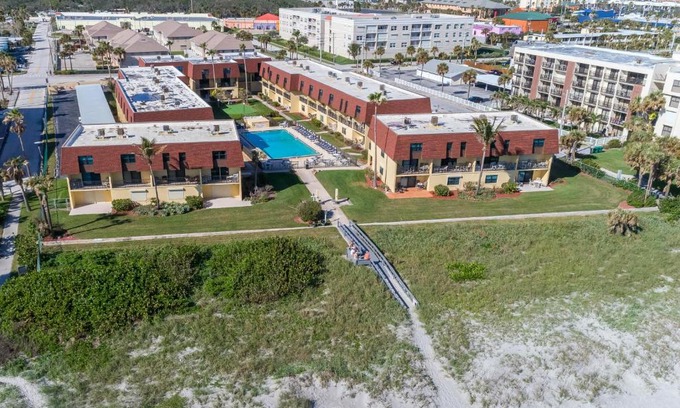 Avon By The Sea Casa | Cocoa Beach Club