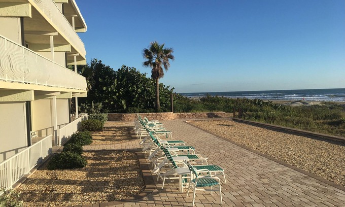 Crescent Beach Condominio | Cocoa Beach Paradise - Direct Ocean