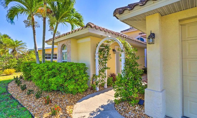 Cocoa Isles Country Club Casa | Cocoa Beach Studio about 2 Mi to the Sandy Shore!