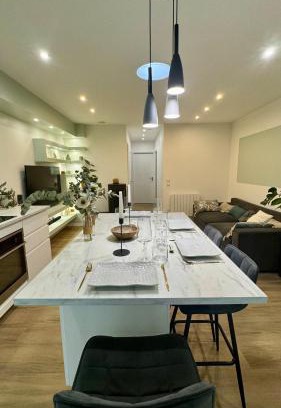 Saint-Genest-Lerpt Apartamento | Cocon urbain avec le jardin secret
