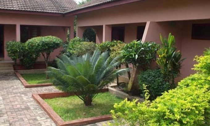 Obuasi Cabina | Coconut Grove Miners Lodge