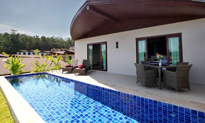Maprao Island Villa | Villa Coconut Island con 2 camas y vistas al jardín