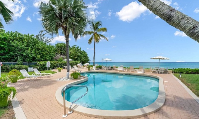 Seven Mile Beach Apartamento | Cocoplum 10 in George Town