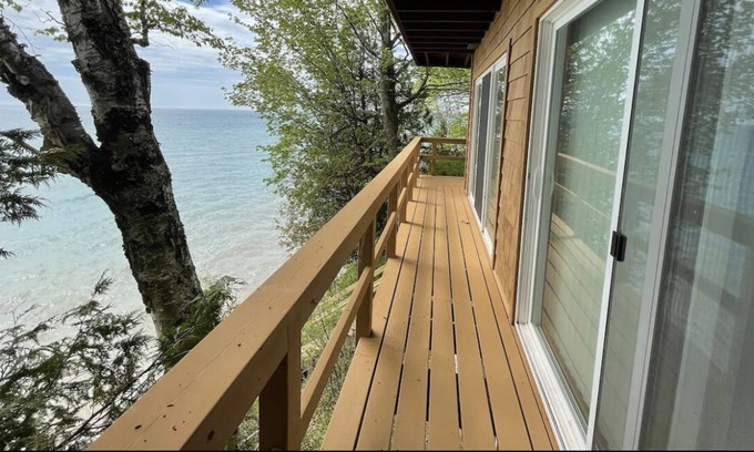 Kewaunee Casa | Coco’s Cabin on Lake Michigan (private beach!)