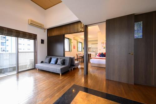 Nishi Ward Apartamento | COCOSTAY 中広ネオイズム 最大10人 閑静な住宅街にある贅沢80m2の最上階プライベートオーナーズルーム