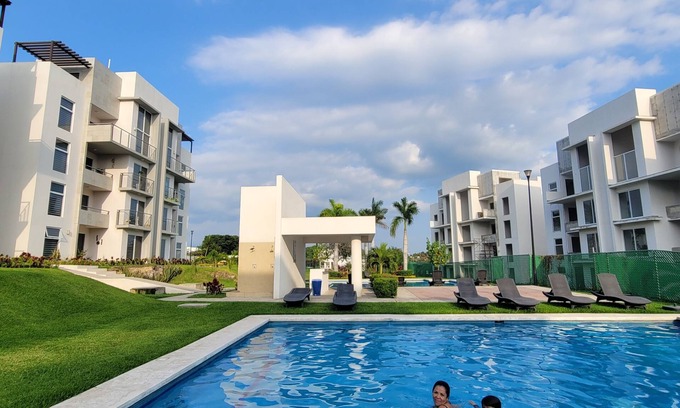 Lomas de Cocoyoc Apartamento | Cocoyoc, Oaxtepec, Tepoztlan. 3 hab. 2 baños, 2 albercas (5 min de Six Flags)
