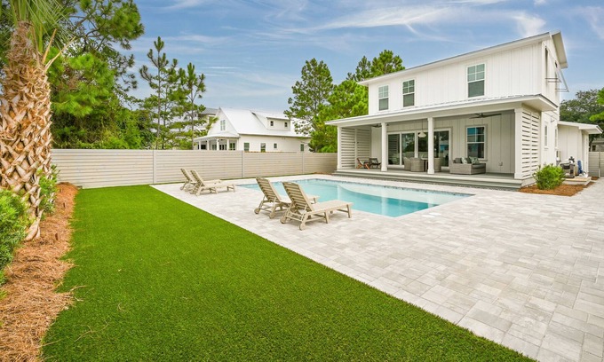 Village of Sugar Beach Casa | "Coffee and Starfish" Brand New Seagrove Beach Home - Large Heated Private Pool, EV-friendly