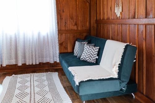 Nova Nazare Chalet De Esquí | Coffee Cottage with Flowers