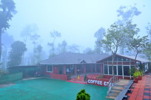 Sakleshpur Casa | Coffee Crown Homestay - 1KM Falls, Home Food & Coffee Estate