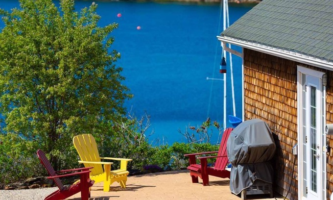 Upper Blandford Cabaña | Coffee With A View Of Deep Cove