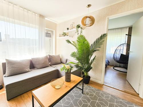 Haabersti Apartamento | Cofy Rentals - centrally located, quiet district, air-conditioning, free parking, 24-7 express check-in-out, close to sea and everything you need for living!