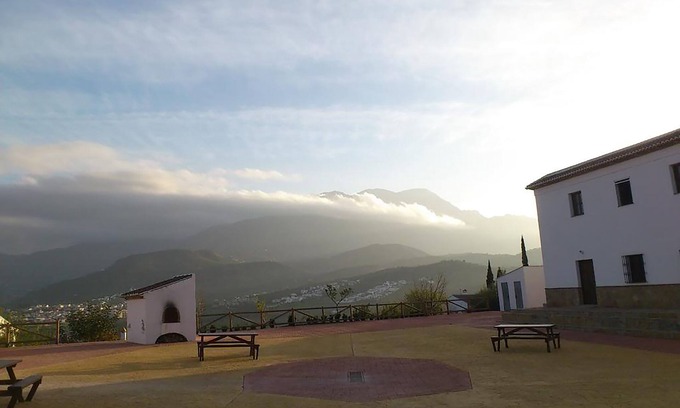 Vinuela Otro | Conviven: Albergue y Espacio Ecocultural