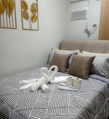 San Dionisio Apartamento | Coho Staycation with Free swimming in Las Pinas
