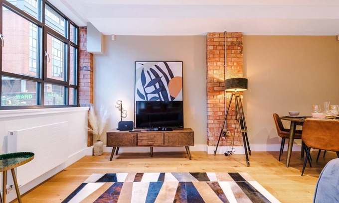 Birmingham City Centre Apartamento | Cohost Partners Stylish 2BR Apt w/ Private Terrace