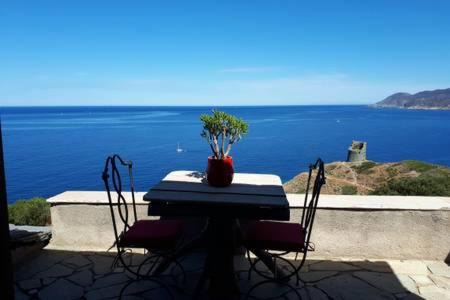 Pino Casa | Coin de paradis vue dominante sur mer, montagne et tour génoise avec jacuzzi