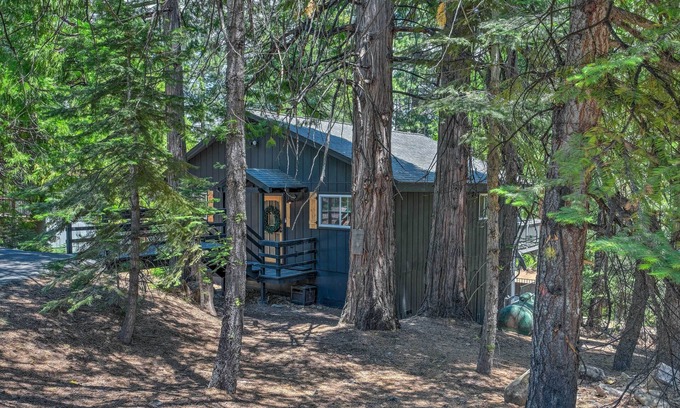 Cold Springs Cabaña | Cold Springs Escape: A/c, Hot Tub, Generator, Wifi