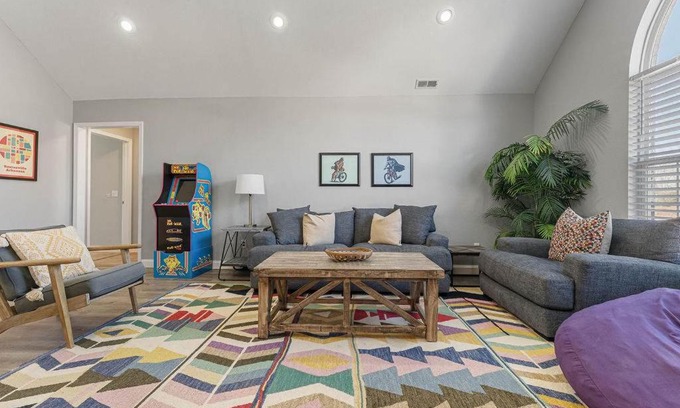 Bentonville Casa | Coler House Cyclist Retreat with Hot Tub