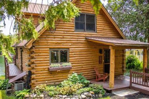 Hamilton Casa | Colgate Cabin #6