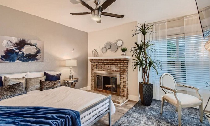 Golden Hill Casa | Colivilla - ENTIRE House · 12 Bedrm 12.5 Bath House - Sleeps Up To 21 Guests!