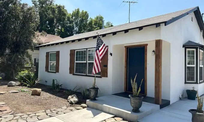 Bonita Casa | College Cottage