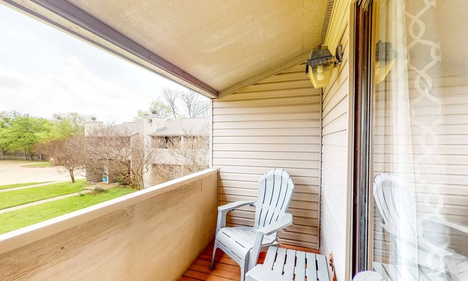 College Station Condominio | College Town Condo, Enclosed Patio, Shared Pool