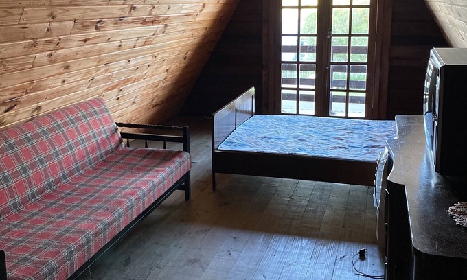 Prudentopolis Chalet De Esquí | Colonial chalet with antique decor, near the exit to the giant waterfalls