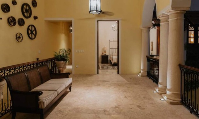 Barrio de Santiago Casa | Colonial family house