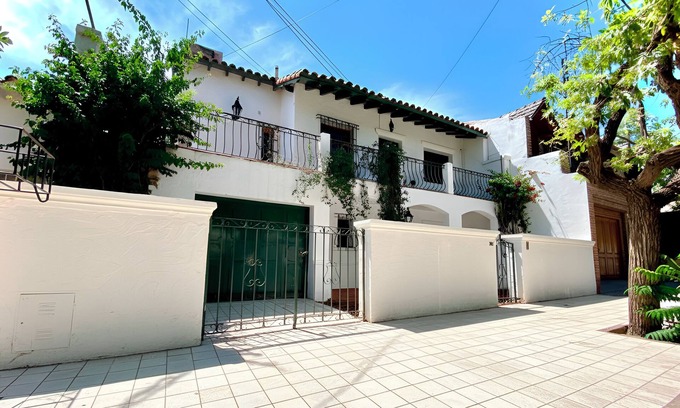 Mendoza City Center Casa | Casa Colonial en Mendoza! | 9 Personas