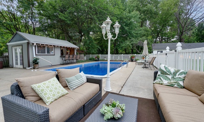 Mission Casa | Colonial Oasis w/Pool & Spa 🏖 Near Hwy, Sleeps 9
