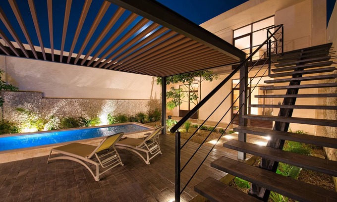 Centro Casa | Colonial Property with a Tropical Garden and Pool
