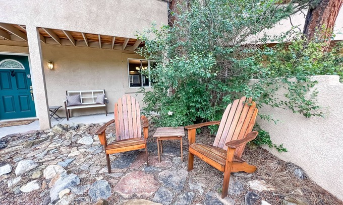 Cascade Casa | Colorado's best getaway and adventure located at the base of Pikes Peak #1