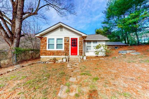 Candler Casa | Colorful Cove